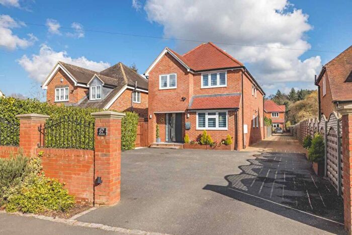 5 Bedroom Detached House For Sale In Lower Road, Chalfont St Peter, SL9