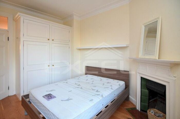 3 Bedroom Flat To Rent In Editha Mansions, Edith Grove, London, SW10