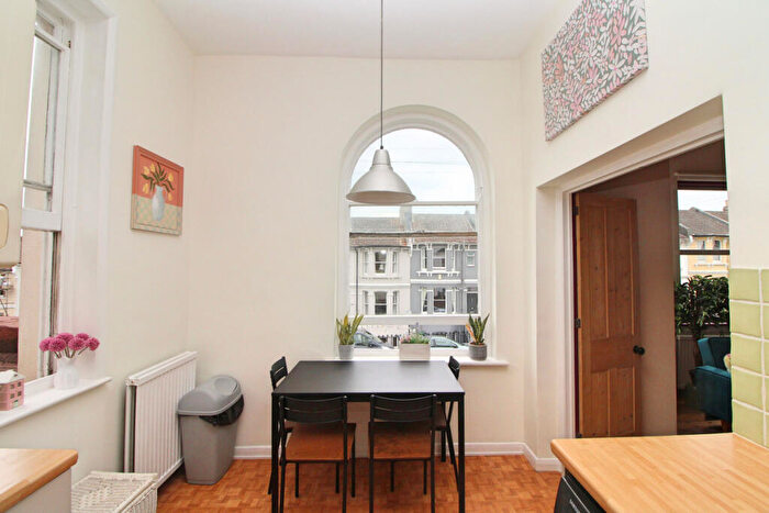 1 Bedroom Apartment For Sale In Richmond Road, Brighton., BN2