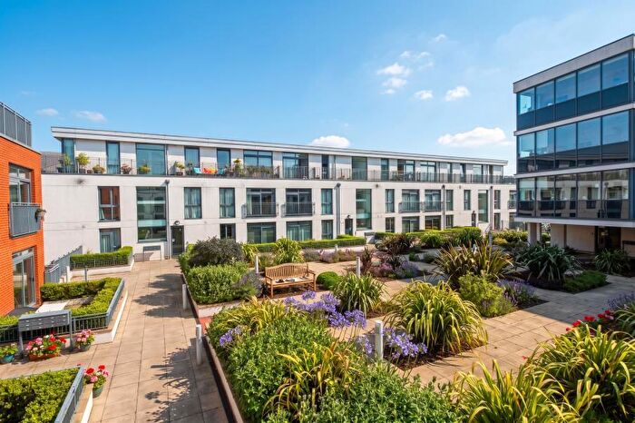 2 Bedroom Apartment To Rent In Chertsey, Surrey, KT16