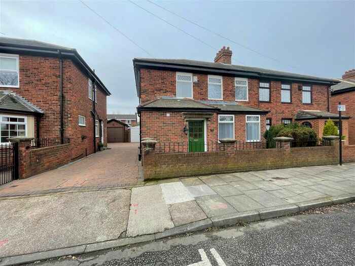 3 Bedroom Semi-Detached House To Rent In South Drive, Hebburn, NE31
