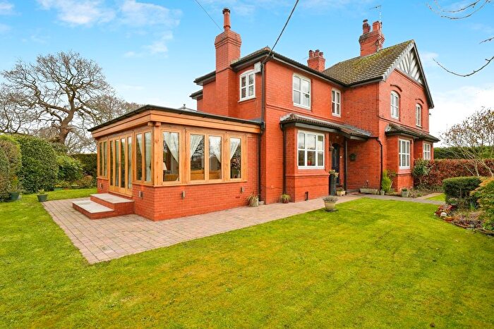 4 Bedroom Semi-Detached House For Sale In Poplar Hall Lane, Chorlton-By-Backford, Chester, CH2