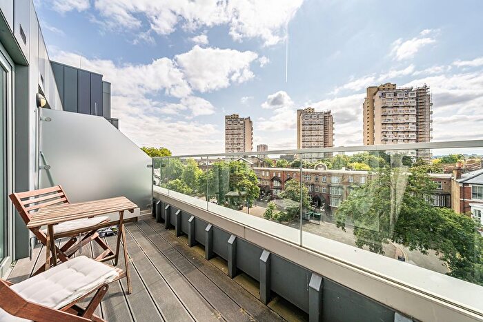 2 Bedroom Flat To Rent In Clapham Road, London, SW9