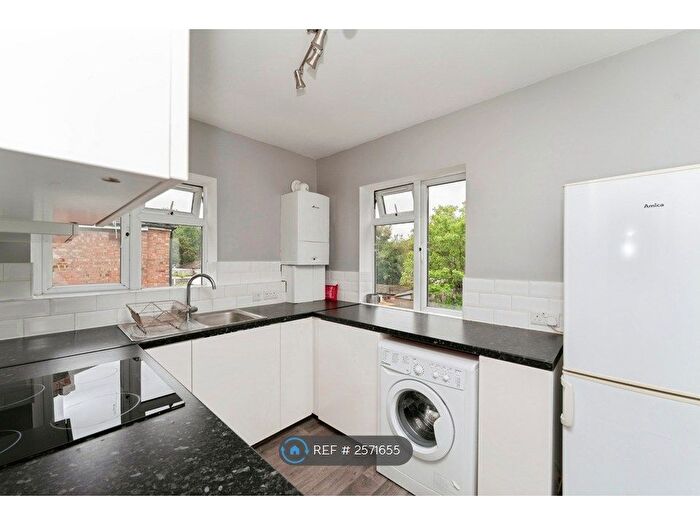 2 Bedroom Flat To Rent In Barmouth Avenue, Greenford, UB6