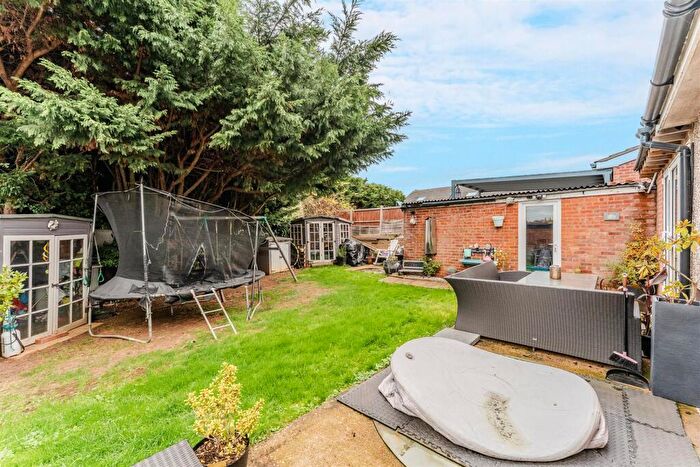 3 Bedroom Detached House For Sale In French Drive, Kettering, NN15