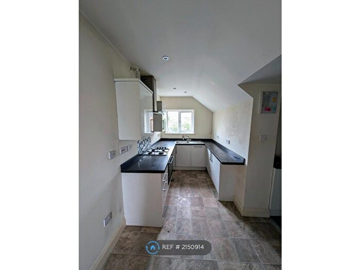 2 Bedroom Flat To Rent In Oakfield Road, Middlesbrough, TS3