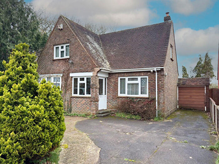 3 Bedroom Detached House For Sale In Havant Road, Hayling Island, PO11