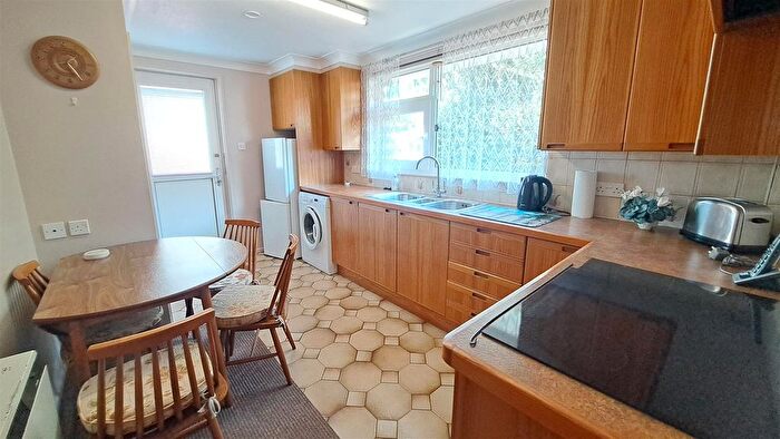 2 Bedroom Detached Bungalow For Sale In Park View Road, Helston, TR13