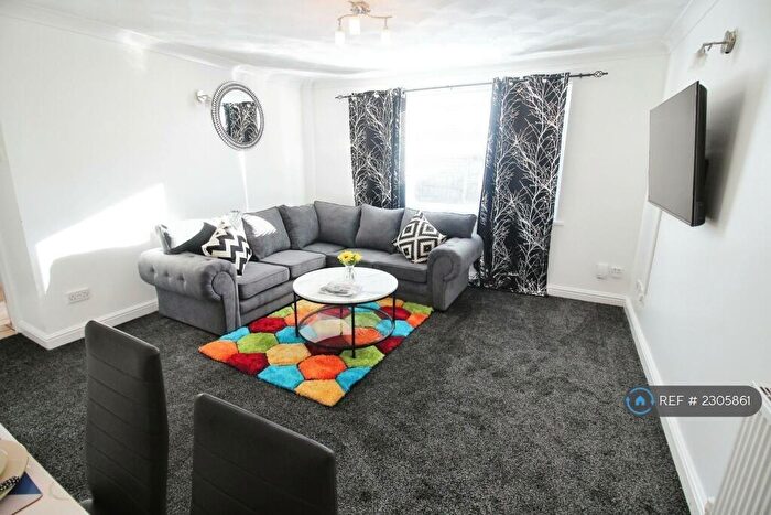 3 Bedroom End Of Terrace House To Rent In Bathley Street, Nottingham, NG2