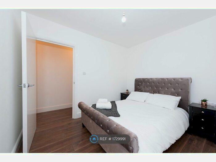 2 Bedroom Flat To Rent In Hoxton Street, London, N1