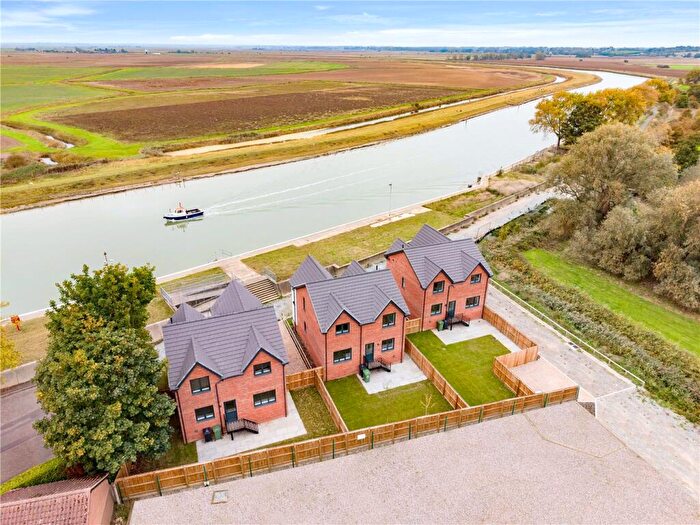 4 Bedroom Detached House For Sale In Marina Quays, Caister Road, Great Yarmouth, Norfolk, NR30