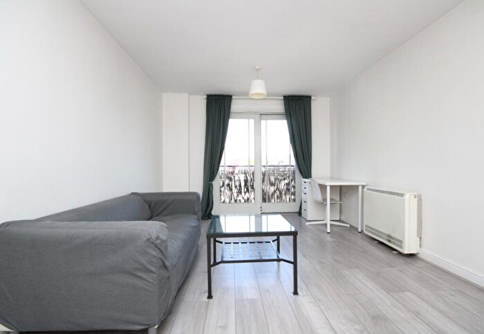 1 Bedroom Flat To Rent In High Road, Bounds Green, N22