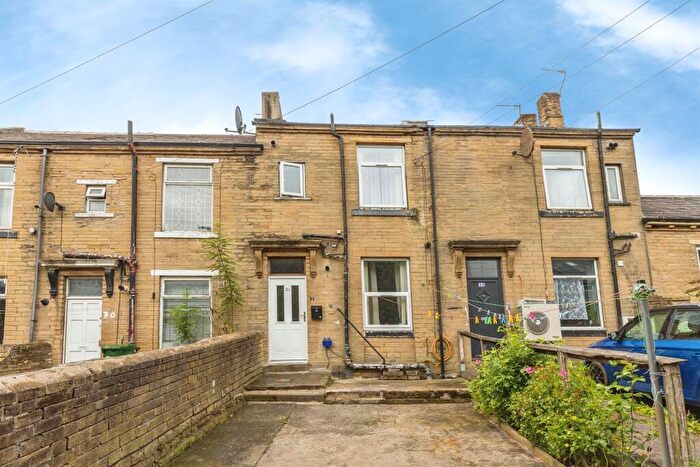 1 Bedroom Terraced House For Sale In Jarratt Street, Bradford, BD8
