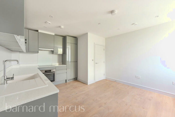 1 Bedroom Apartment To Rent In High Street, Sutton, SM1