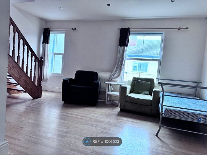 2 Bedroom Maisonette To Rent In Gladstone Street, Loughborough, LE11