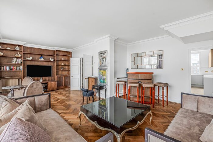 3 Bedroom Flat To Rent In The Quadrangle, Chelsea Harbour, London, SW10