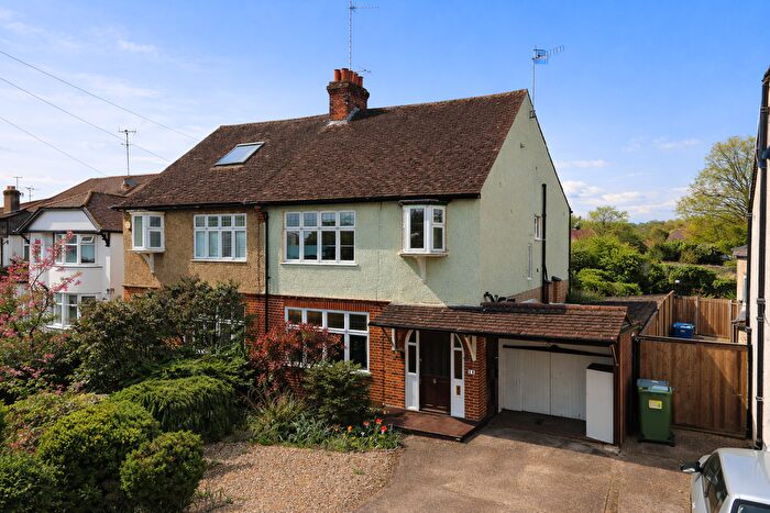 3 Bedroom Semi-Detached House For Sale In Woodland Drive, Watford, Hertfordshire, WD17