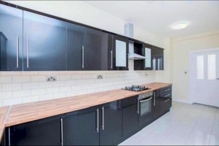 5 Bedroom Semi-Detached House To Rent In Mafeking Avenue, London, E6