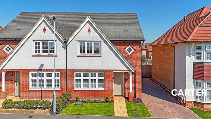 3 Bedroom Semi-Detached House For Sale In Hazel Road, Basildon, SS16