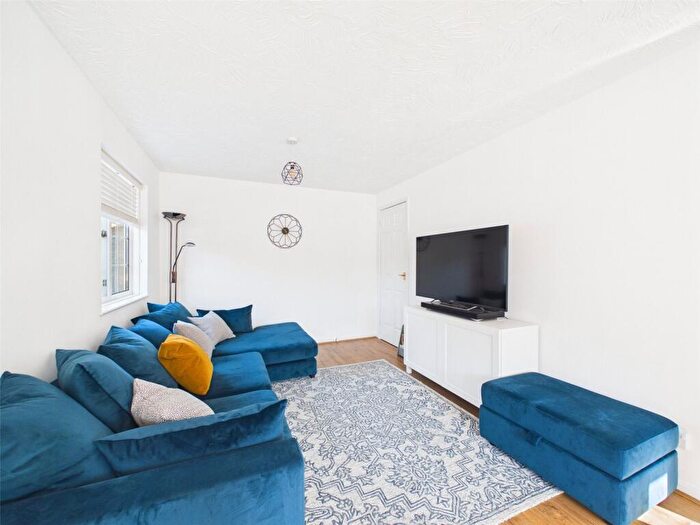 2 Bedroom Apartment For Sale In Wentworth Drive, Christchurch, Dorset, BH23