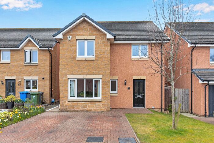 3 Bedroom Detached House For Sale In Mayflower Gardens, Loanhead, EH20