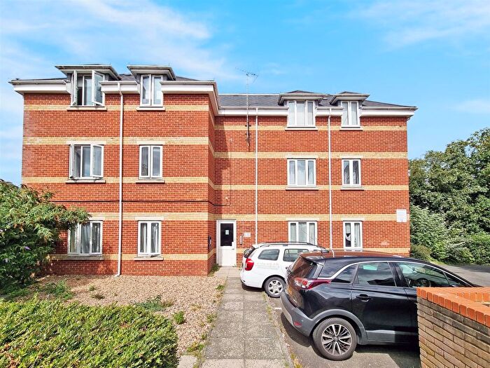 2 Bedroom Flat To Rent In Trafalgar Court, Trafalgar Street, Gillingham, ME7