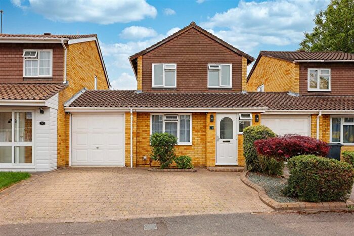 3 Bedroom Property For Sale In Ratcliffe Close, Uxbridge, UB8