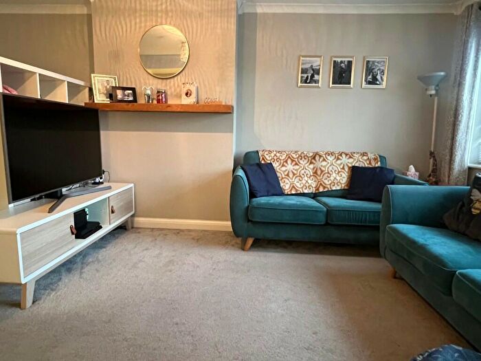 3 Bedroom Semi-Detached House For Sale In Wainbridge Crescent, BS35