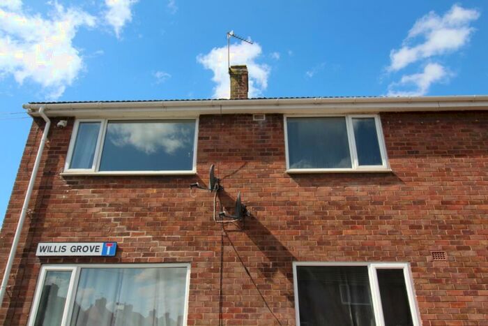 2 Bedroom Flat To Rent In Willis Grove, Bedworth, Warwickshire, CV12