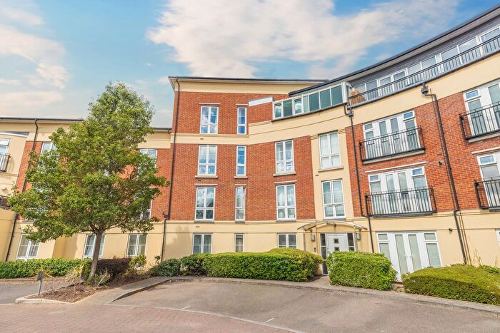 3 Bedroom Flat To Rent In Trevelyan Court, Windsor, Berkshire, SL4