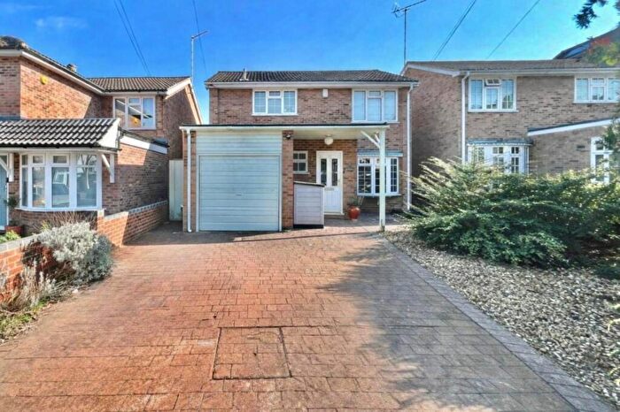 3 Bedroom House To Rent In Warley Mount, Brentwood, CM14
