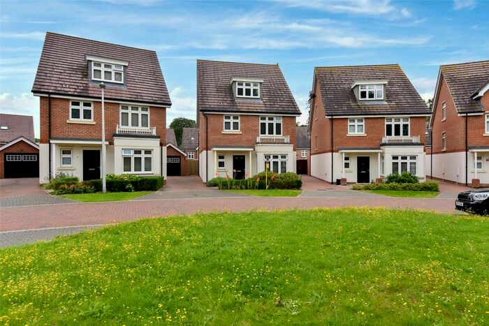 4 Bedroom Detached House To Rent In Tutor Crescent, Earley, Reading, Berkshire, RG6