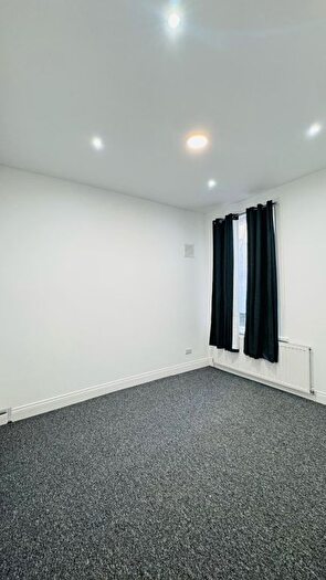 2 Bedroom Flat To Rent In Upton Park Road, London, E7