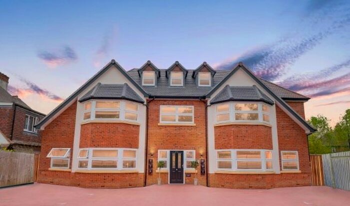 2 Bedroom Flat To Rent In Birmingham Road, Sutton Coldfield, B72