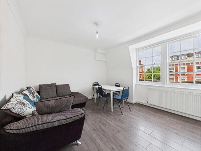 4 Bedroom Apartment To Rent In Kilburn High Road, London, NW6