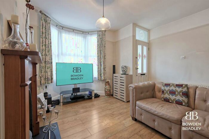 3 Bedroom End Of Terrace House For Sale In Greenfield Street, Waltham Abbey, EN9
