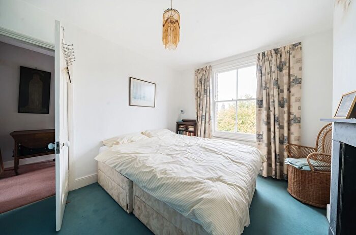 3 Bedroom Terraced House For Sale In Trigon Road, London, SW8