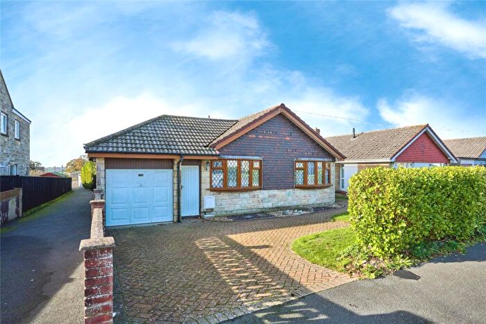 3 Bedroom Bungalow For Sale In Venner Avenue, Cowes, Isle Of Wight, PO31
