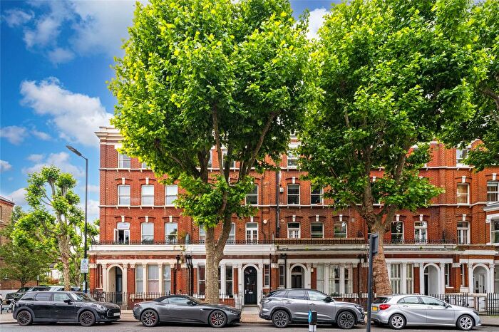 2 Bedroom Flat For Sale In Elgin Avenue, London, W9