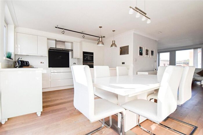 2 Bedroom Apartment To Rent In Mayfair Court, Milton Road, Cambridge, CB4