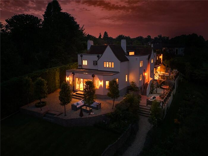 5 Bedroom Detached House For Sale In The Fairway, Devizes, SN10