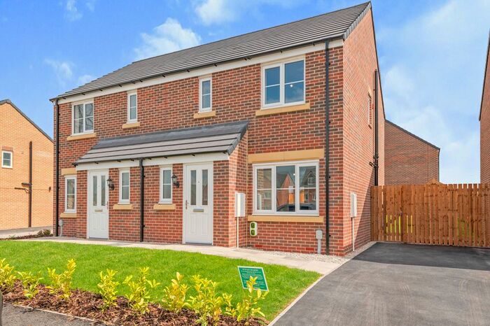 3 Bedroom Semi-Detached House To Rent In Albert Rise, Morley, Leeds, West Yorkshire, LS27