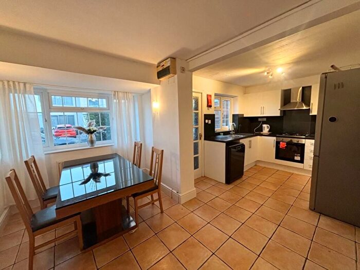 3 Bedroom Property To Rent In Dereham Court, Leamington Spa, CV32