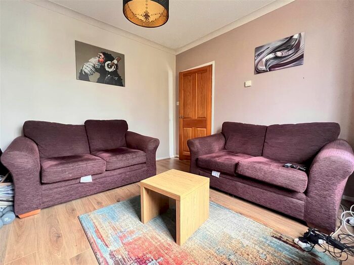 3 Bedroom Semidetached House For Sale In Merton Avenue, Upper Stratton