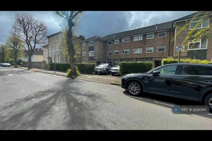 2 Bedroom Flat To Rent In Catherine Road, Surbiton, KT6