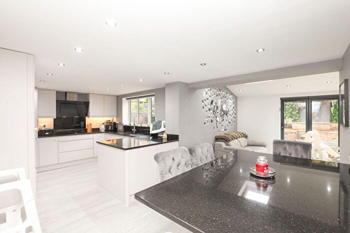 4 Bedroom Detached House For Sale In Slayley View Road, Barlborough, S43