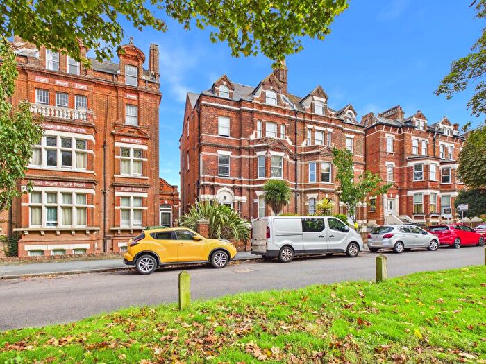2 Bedroom Apartment For Sale In Castle Hill Avenue, Folkestone, Kent, CT20