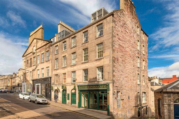 2 Bedroom Apartment To Rent In Infirmary Street, City Centre, Edinburgh, EH1