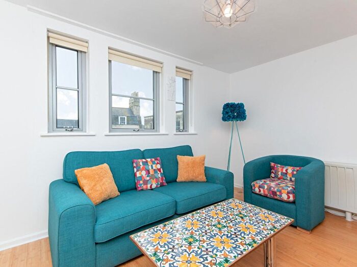 1 Bedroom Flat To Rent In City Centre, BA1
