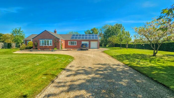 4 Bedroom Detached Bungalow For Sale In Covenham Road, Yarburgh, LN11